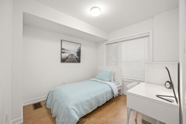 1557 Midland Ave, House attached with 4 bedrooms, 4 bathrooms and 1 parking in Scarborough ON | Image 4