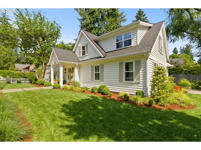 817 D Ave, House other with 3 bedrooms, 4 bathrooms and 2 parking in Lake Oswego OR | Image 43