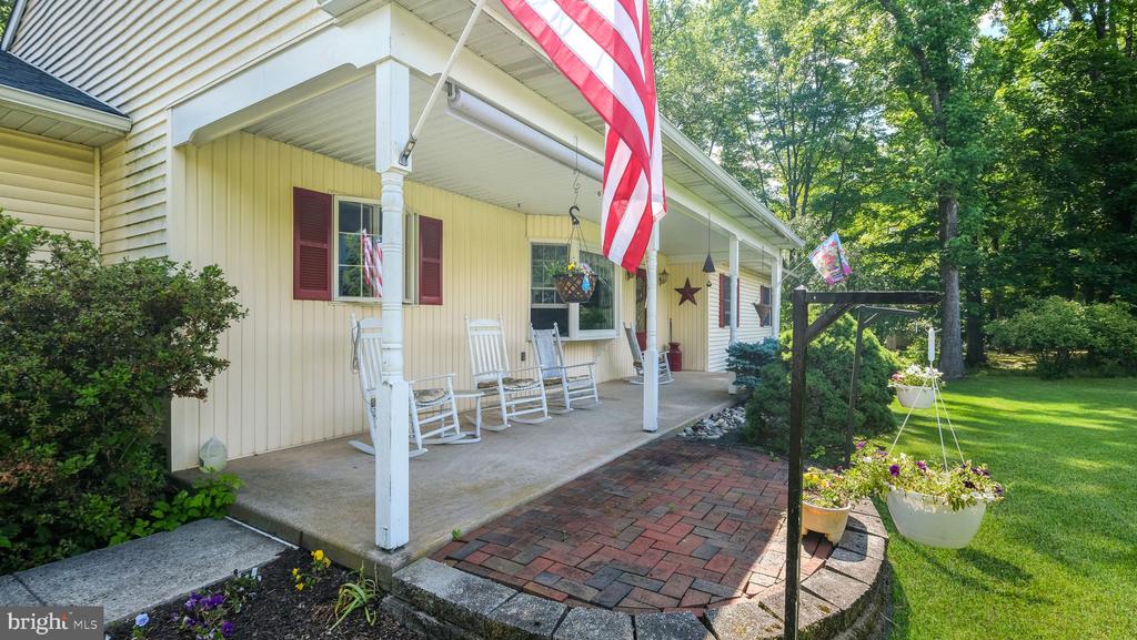 Davis Grove Rd, Horsham, PA 19044