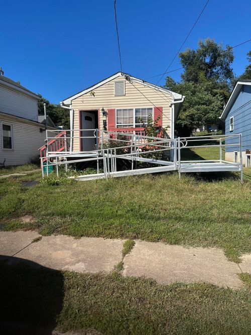 405 Harrison Ave Nw, Roanoke, VA, 24016-1845 | Card Image