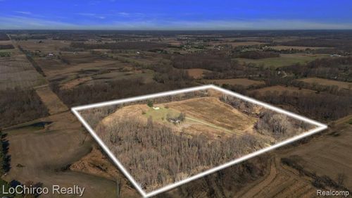 8603 Owosso Rd, Fowlerville, MI, 48836-9748 | Card Image