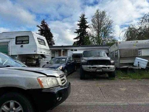 4985 Cone Ave, Eugene, OR, 97402-2261 | Card Image