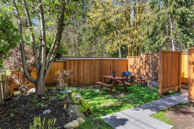 1953 Chesterfield Avenue, Home with 4 bedrooms, 3 bathrooms and 2 parking in North Vancouver BC | Image 23