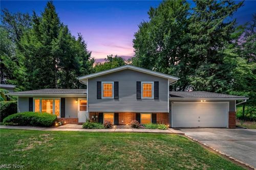2725 Roberts Avenue Nw, Canton, OH, 44709 | Card Image