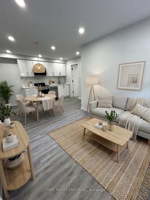 207-15 Walmer Rd, Toronto, ON, M5R2X1 | Card Image