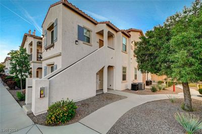 17101 - 50 Aura De Blanco Street, Condo with 2 bedrooms, 2 bathrooms and null parking in Henderson NV | Image 2