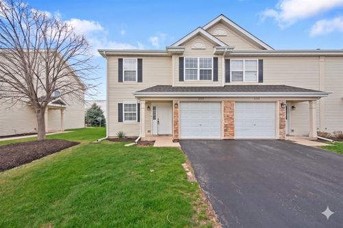 1737 W Chrysler Dr, Belvidere, IL, 61008-6019 | Card Image