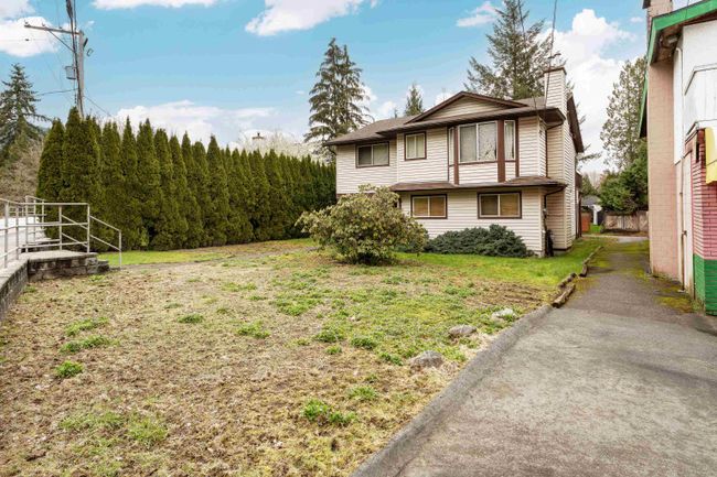 3922 Cedar Drive, House other with 4 bedrooms, 3 bathrooms and 4 parking in Port Coquitlam BC | Image 13
