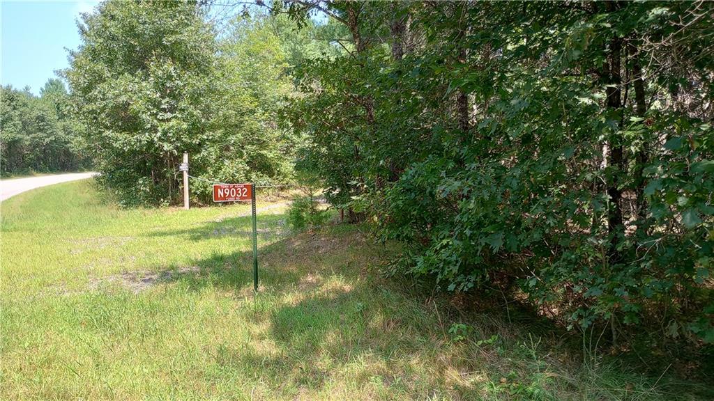 Flood Rd, Black River Falls, WI 54615
