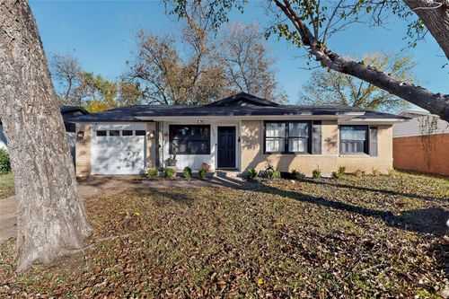 1725 Emerald St, Grand Prairie, TX, 75051-2826 | Card Image