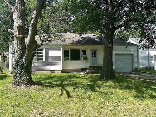 3107 Wood Ave, Parsons, KS, 67357-4659 | Card Image