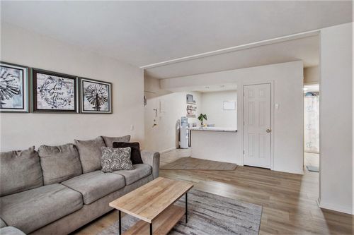 apt-201-756 W Kilgore Rd, Kalamazoo, MI, 49008-3637 | Card Image