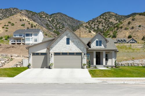 184 S 400 E, Providence, UT, 84332-5000 | Card Image