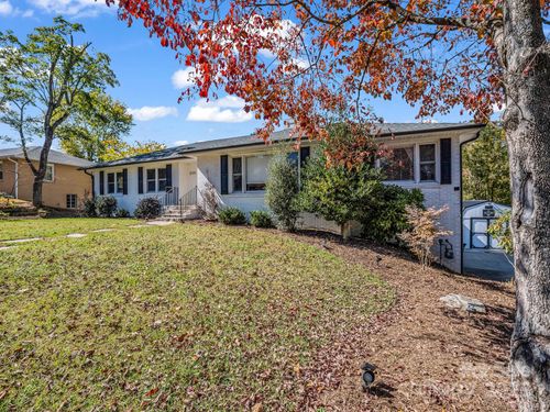 2115 N Stoney View Ct, Hendersonville, NC, 28792-2127 | Card Image