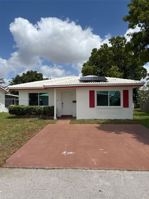 6807 Nw 75th St, Tamarac, FL, 33321-5228 | Card Image