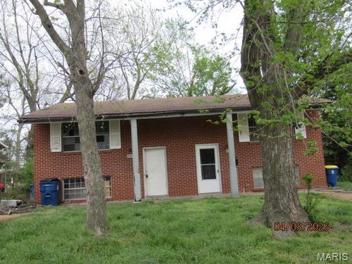 4096 Esseldale Dr, Saint Ann, MO, 63074-1902 | Card Image