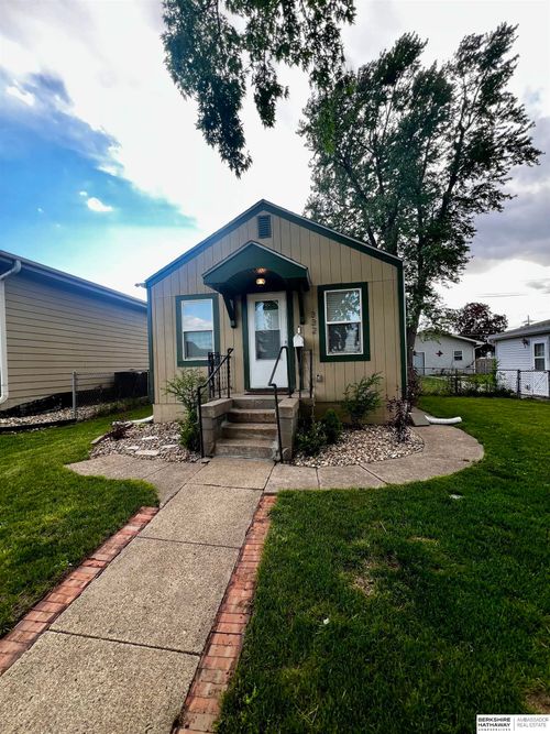 332 S Adams Street, Papillion, NE, 68046 | Card Image