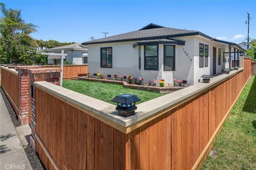 10814 Saint James Ave, South Gate, CA, 90280-7112 | Card Image