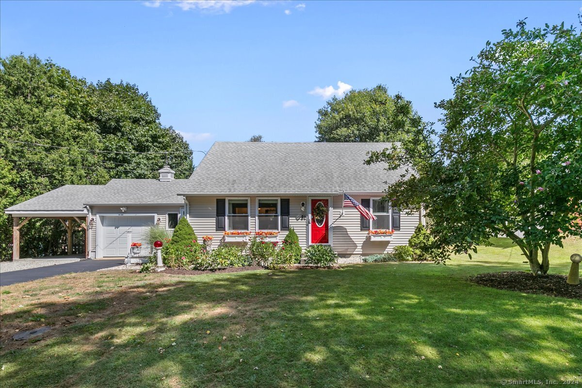 Lawler Ln, Norwich, CT 06360