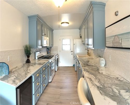 unit-22-150 E Lakeshore Dr, Lake Elsinore, CA, 92530-4202 | Card Image