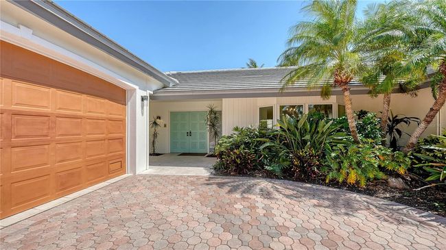 642 S Owl Dr, House other with 3 bedrooms, 2 bathrooms and null parking in SARASOTA FL | Image 6
