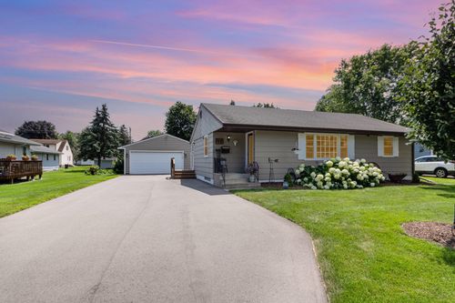 28 Spruce St, Farmington, MN, 55024-1242 | Card Image