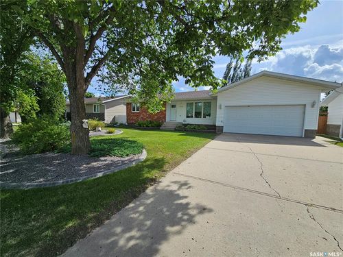 132 10th Ave E, Unity, SK, S0K4L0 | Card Image