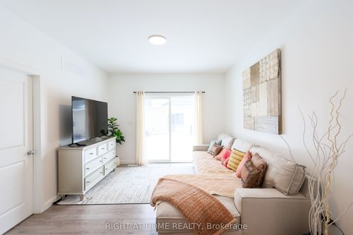 32-100 Highriver Trail, Welland, ON, L3C0H6 | Card Image