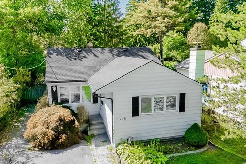 1218 Lakebreeze Dr, Mississauga, ON, L5G3W6 | Card Image