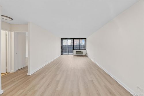 apt-1r-150 Union Tpke, Flushing, NY, 11367-3901 | Card Image