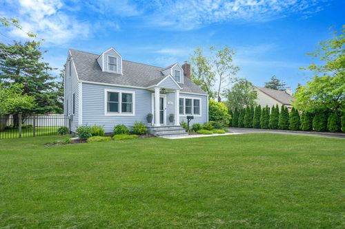 234 6th Ave, West Babylon, NY, 11704-3503 | Card Image