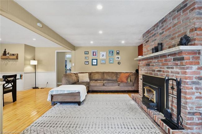 945 Regional Rd 97, House other with 3 bedrooms, 2 bathrooms and 8 parking in Puslinch ON | Image 6