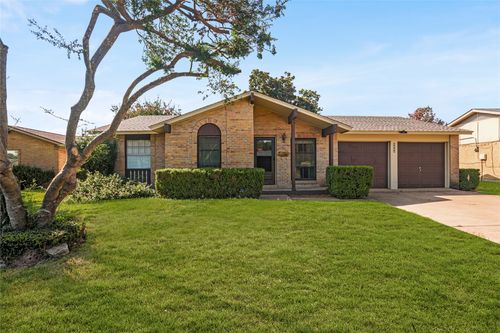 4202 Hillsdale Ln, Garland, TX, 75042-5270 | Card Image