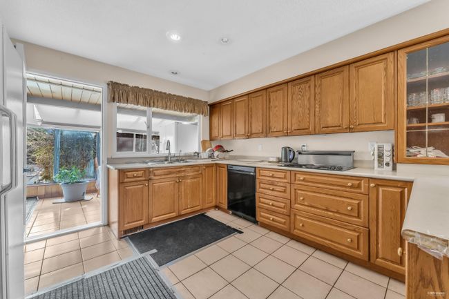 1181 Chartwell Drive, House other with 7 bedrooms, 4 bathrooms and 6 parking in West Vancouver BC | Image 14
