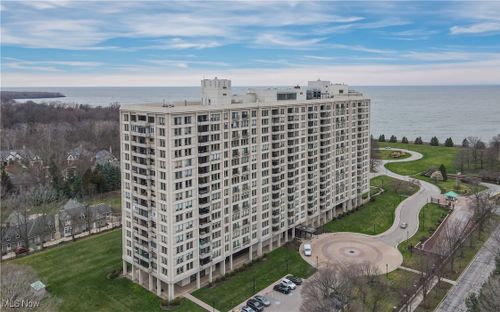 apt-502-1 Bratenahl Pl, Bratenahl, OH, 44108-1153 | Card Image