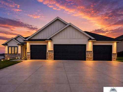 18405 Birch Ave, Omaha, NE, 68136-1672 | Card Image