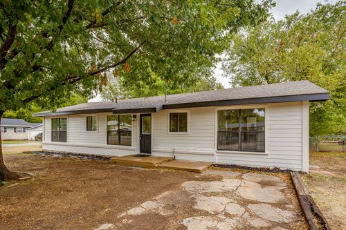703 Odell St, Cleburne, TX, 76033-6427 | Card Image