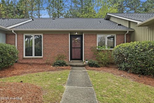 44 Garden Villa Dr, Pinehurst, NC, 28374-8226 | Card Image