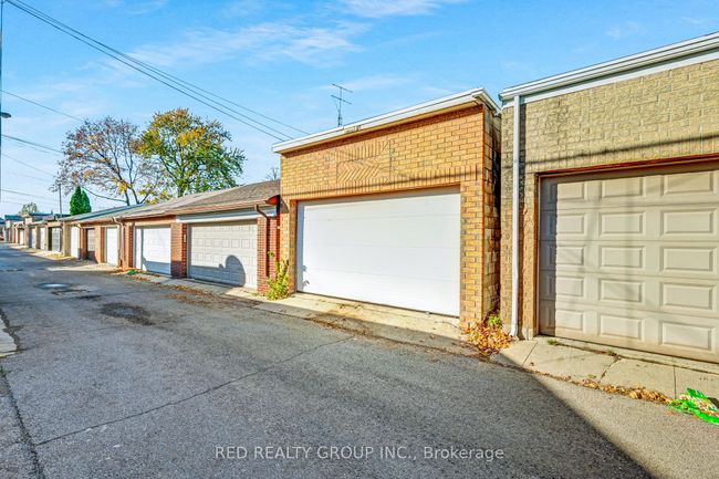 77 Millicent St, Home with 7 bedrooms, 3 bathrooms and null parking in Toronto ON | Image 36