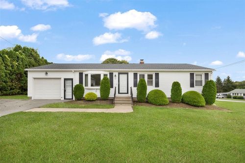 291 Old County Rd, Smithfield, RI, 02917-3524 | Card Image