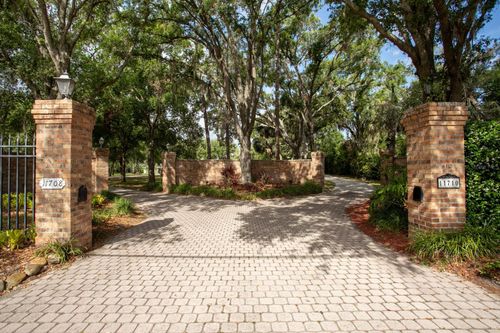 11710 N Armenia Ave, TAMPA, FL, 33612-5030 | Card Image