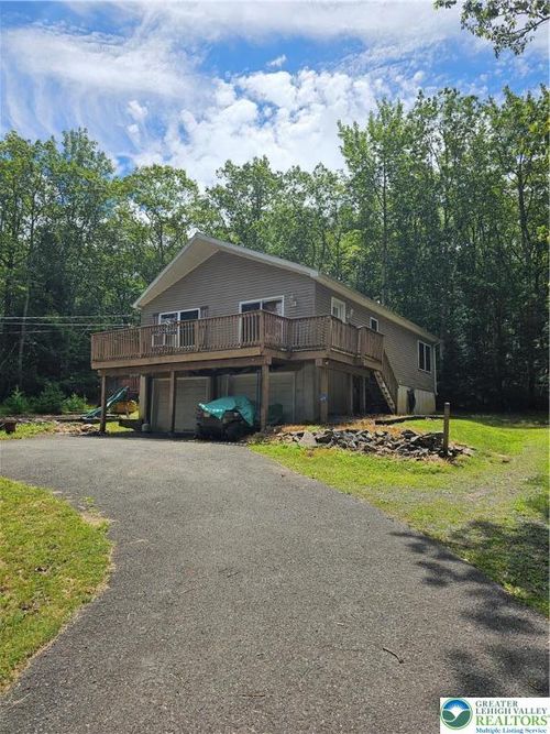 178 Sparrow Ln, Jim Thorpe, PA, 18229-3576 | Card Image