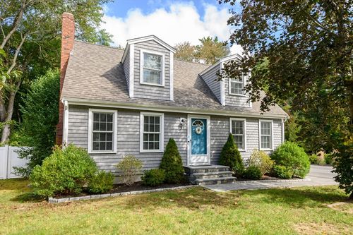99 Doane St, Cohasset, MA, 02025-1514 | Card Image