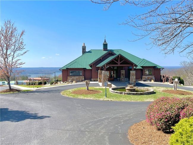 Clubhouse at top of mountain | Image 41