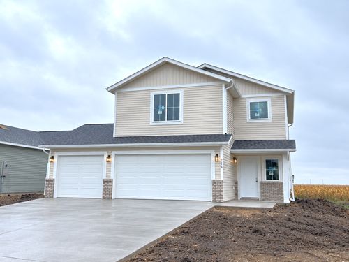 224 Lionheart Drive, Horace, ND, 58047 | Card Image