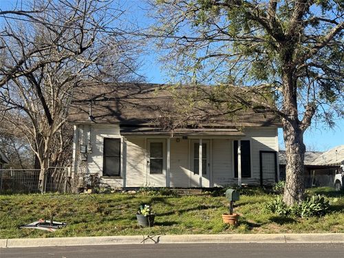 313 Throckmorton St, Weatherford, TX, 76086-3333 | Card Image