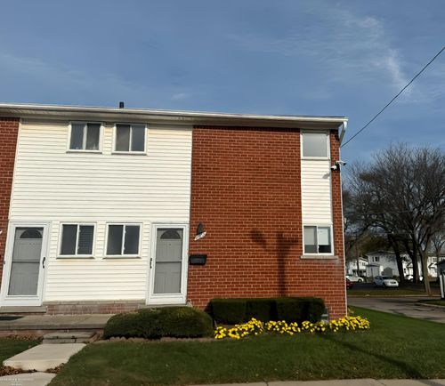 8602 Kaltz, Center Line, MI, 48015-1703 | Card Image