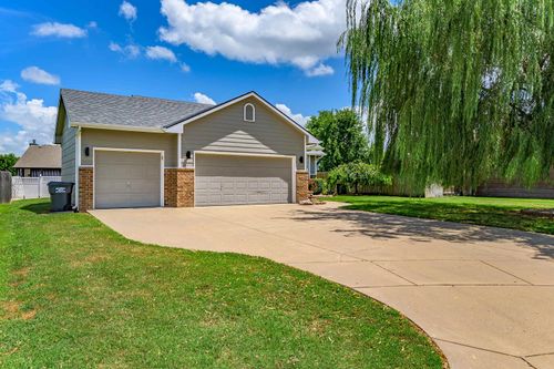 932 E Peach Ct, Haysville, KS, 67060-1506 | Card Image