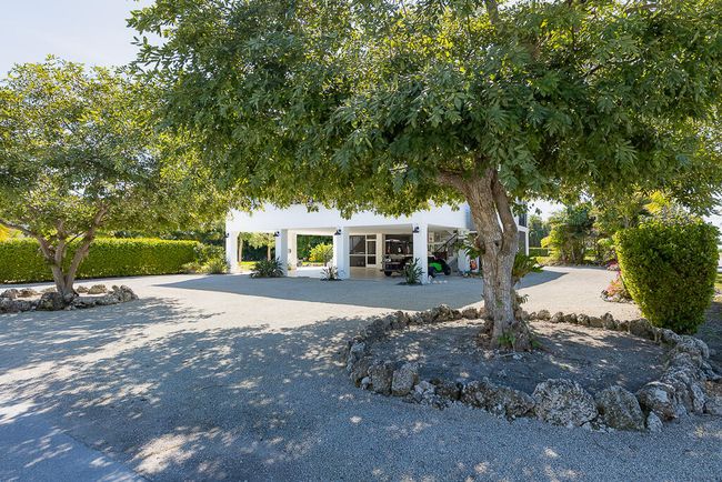 261-W-Seaview-Drive-driveway | Image 39
