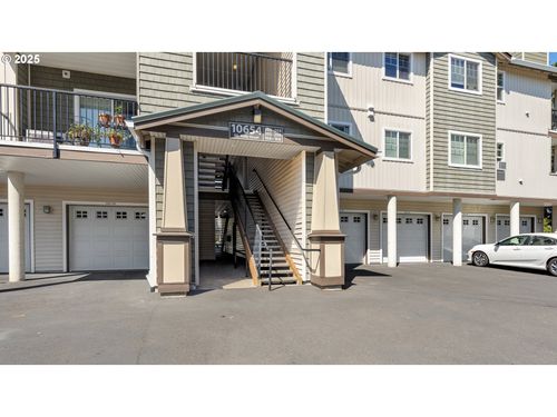 unit-307-10654 Ne Holly St, Hillsboro, OR, 97006-7076 | Card Image